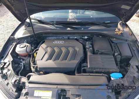 2018 Audi A3 2.0T Premium/2.0T Tech Premium z USA, uszkodzony, nr VIN WAUAUGFF4J1083406